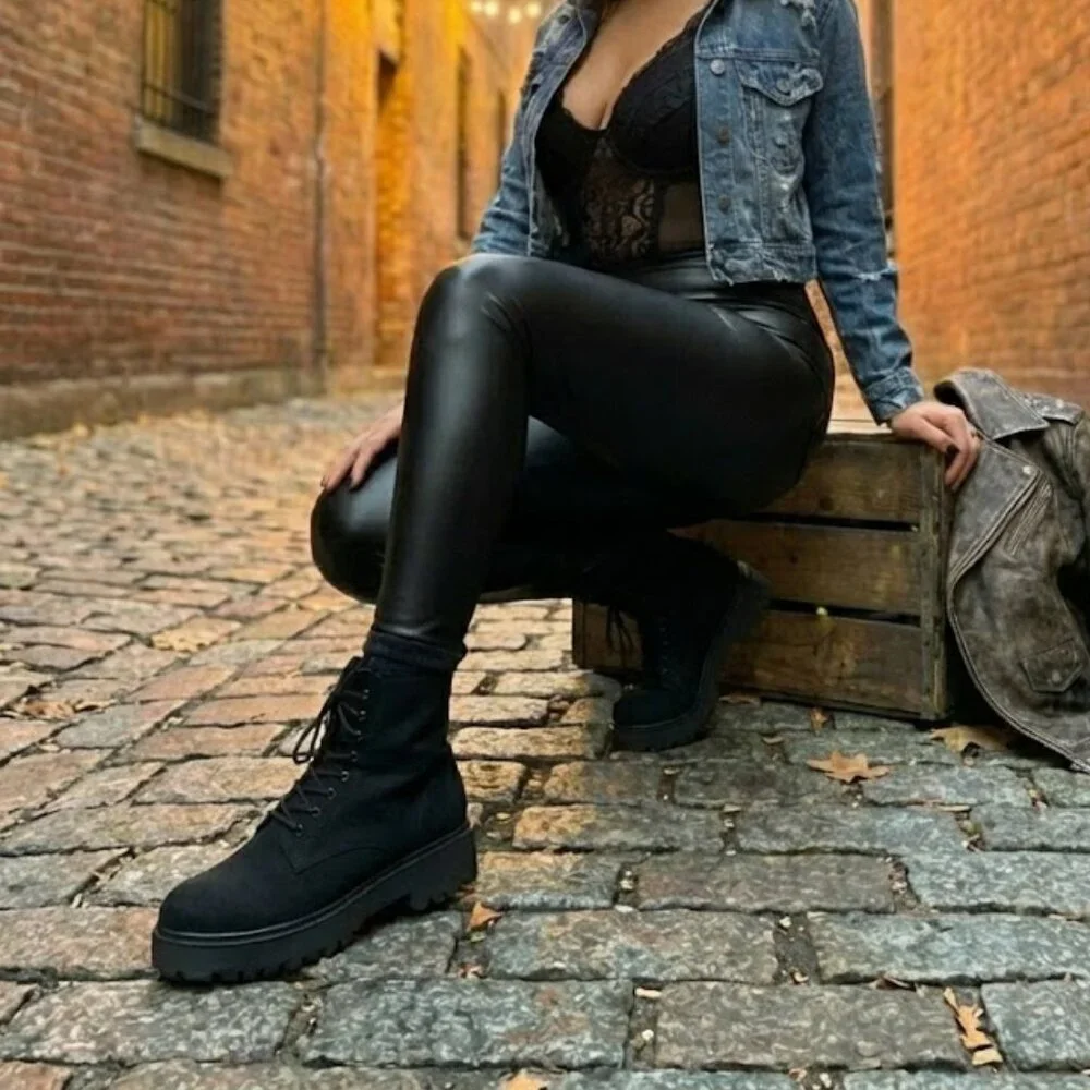 NWT Bonnibel Black Chunky Platform Combat Boots 1.5” Lug Sole Grunge